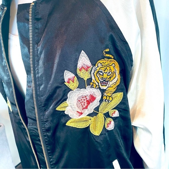 Brandon Thomas Silky embroidered baseball jacket. Size XL - Picture 6 of 9